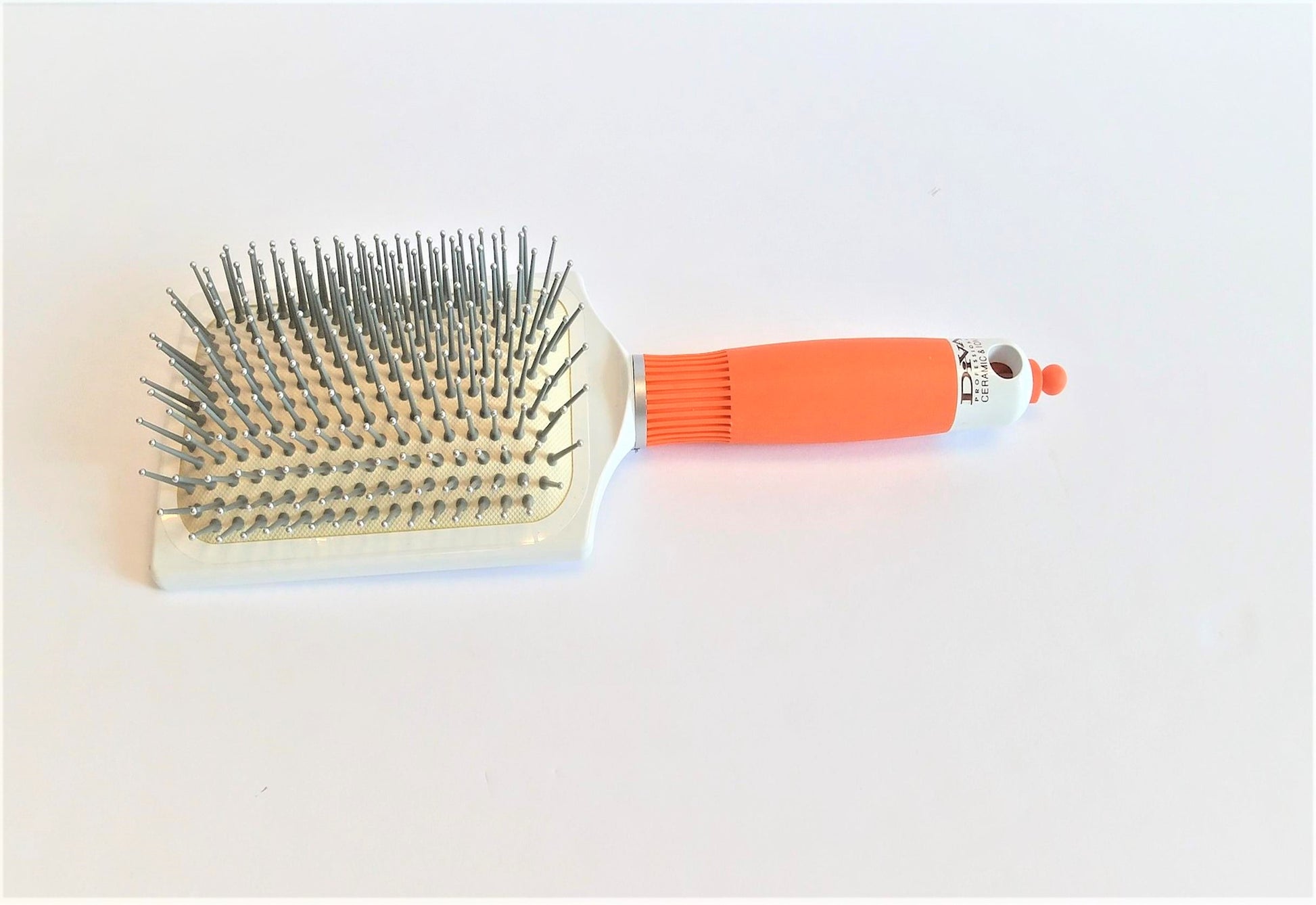CERAMIC IONIC SQUARE PADDLE CUSHION BRUSH MD01